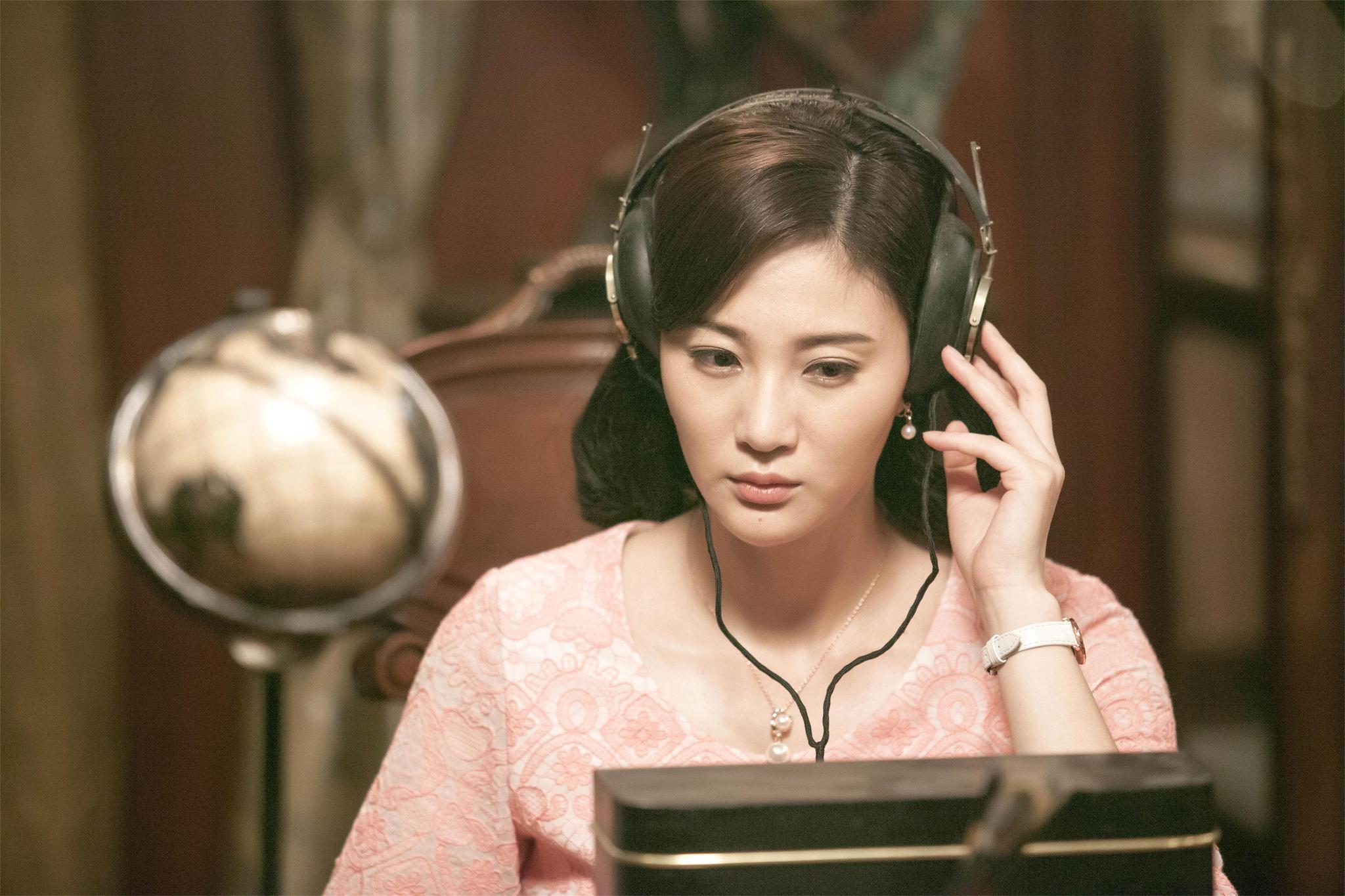 "谍战女王"侯梦莎上线 打戏飒爽超吸睛