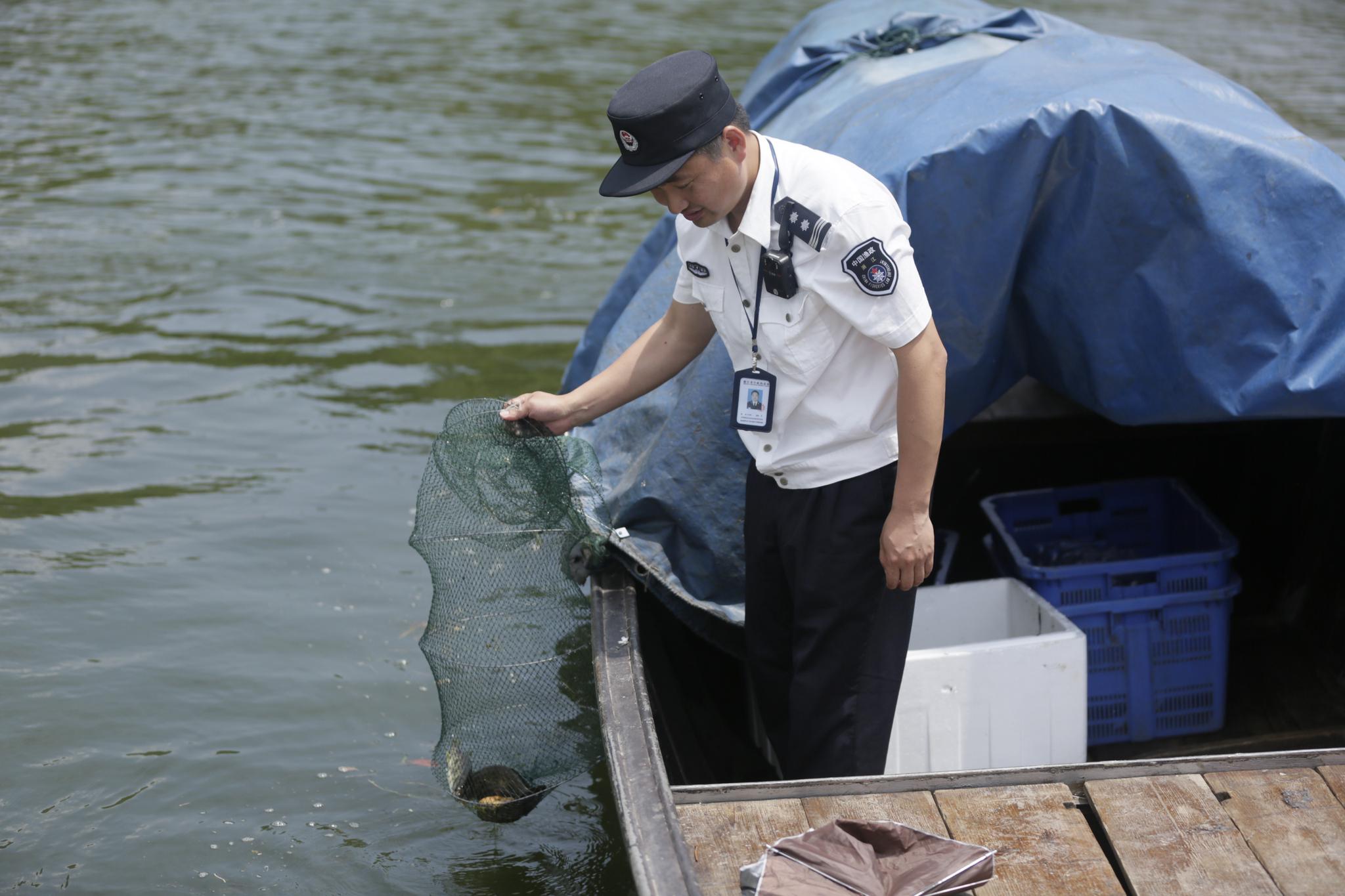 浙皖渔政联合执法 严厉打击非法捕捞