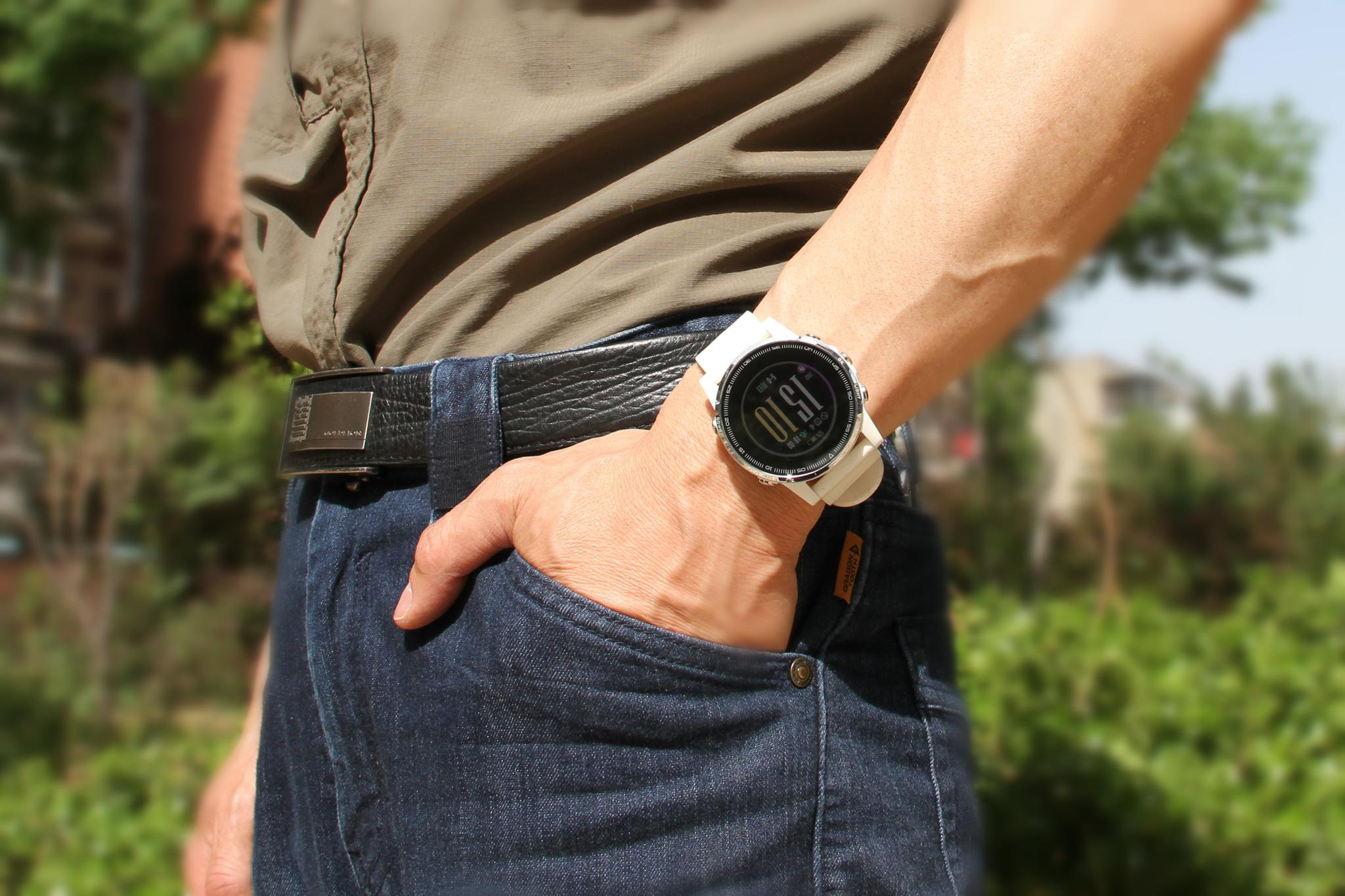 外表温柔内心强悍,铁腕5助你秒变硬汉|户外手表|铁腕|手表_新浪新闻