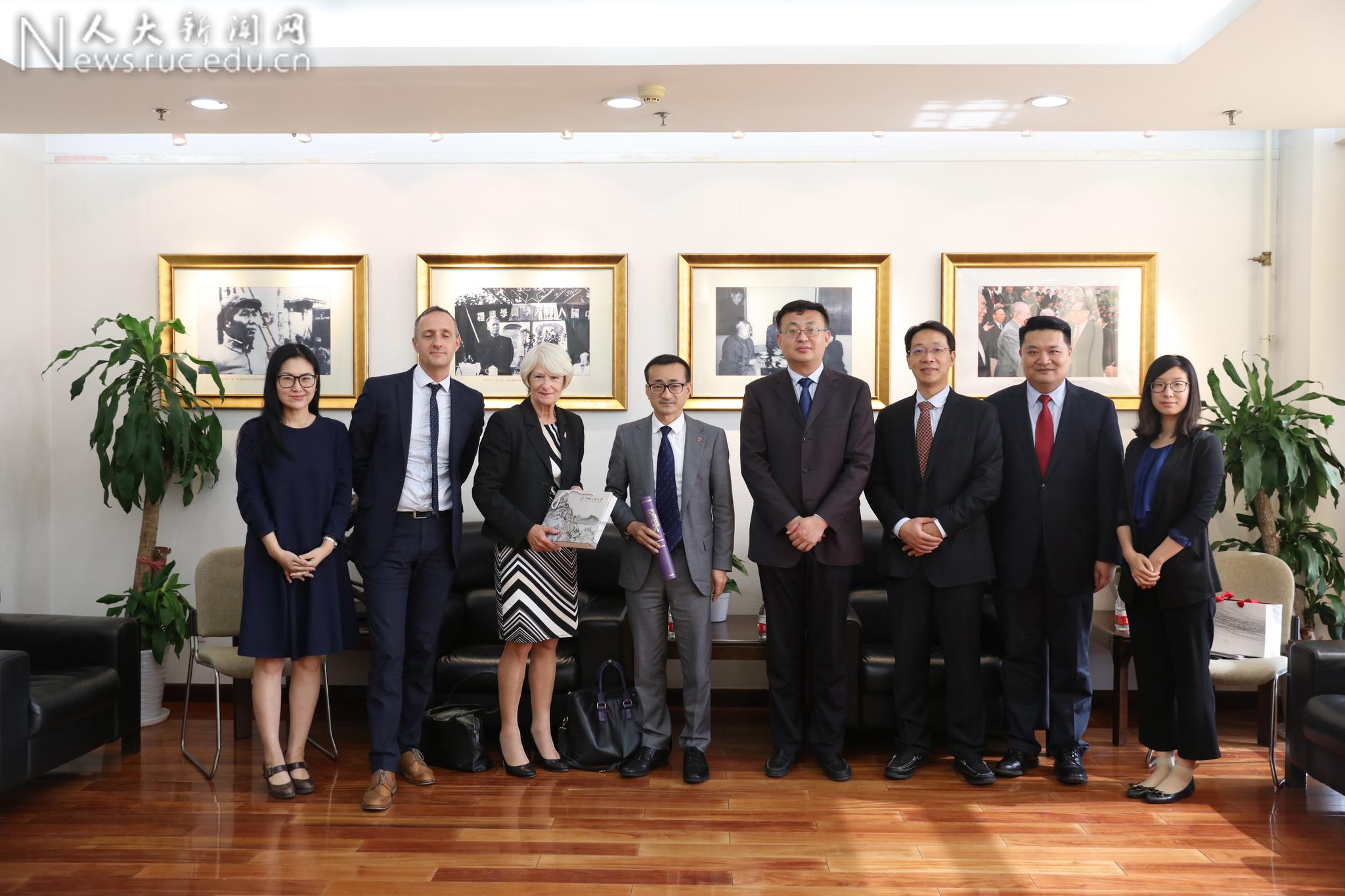 英国曼彻斯特大学校长南希·罗斯维尔访问中国人民大学