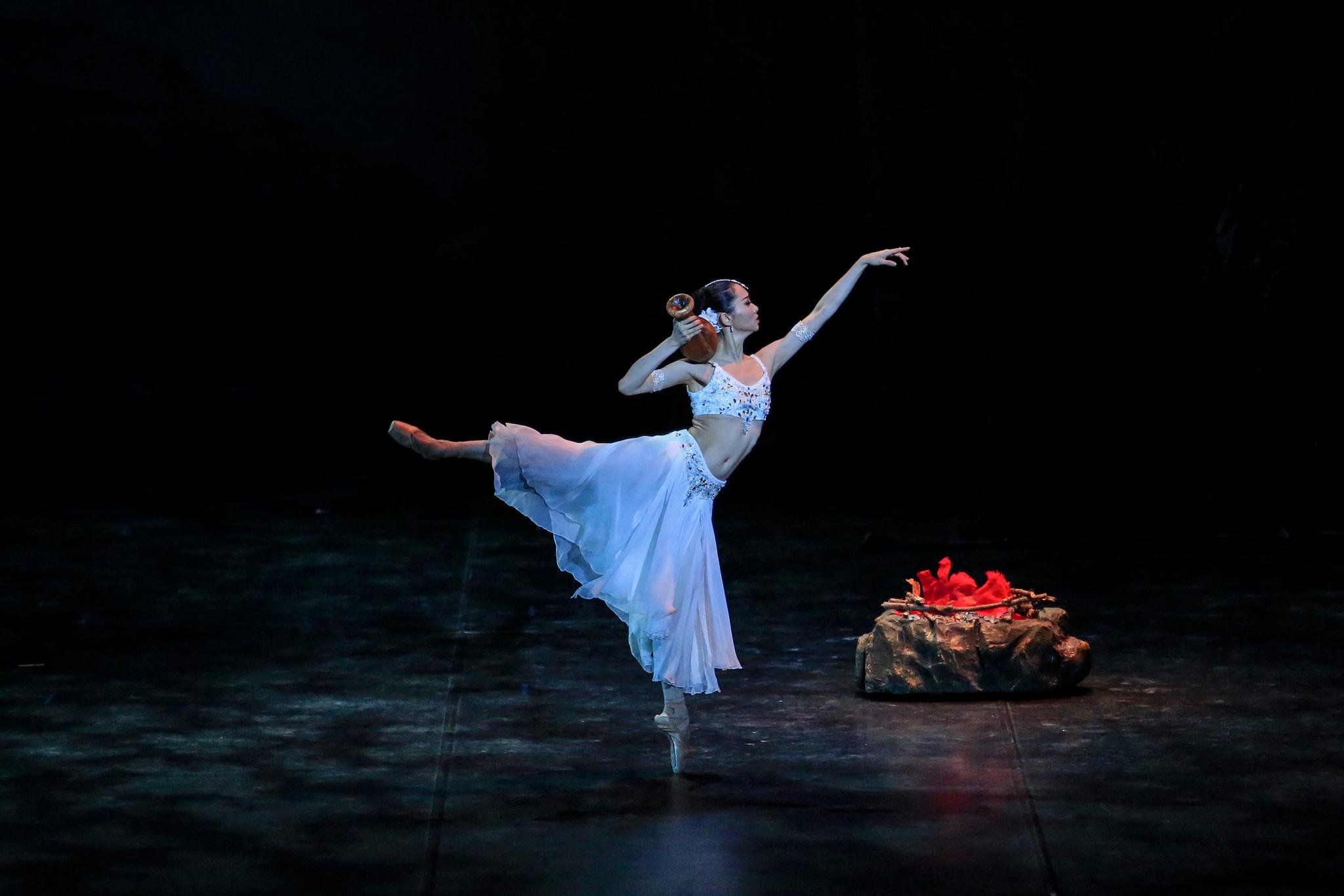 国家大剧院舞姬卡门舞之韵贺新春