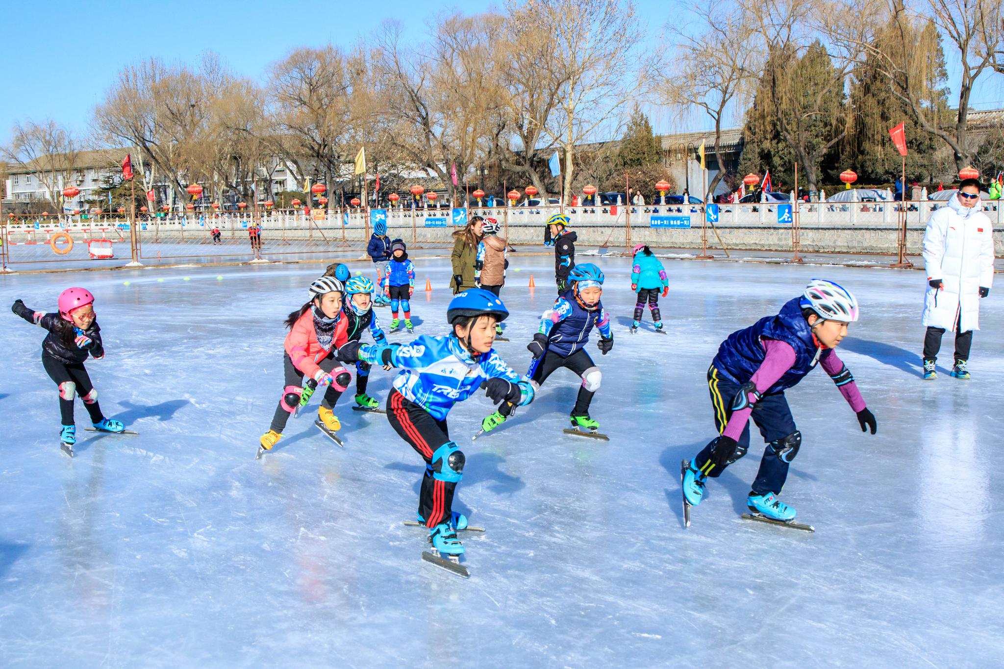 市体育公益活动助力冬奥八旗冰嬉再现传统冰上民俗神韵