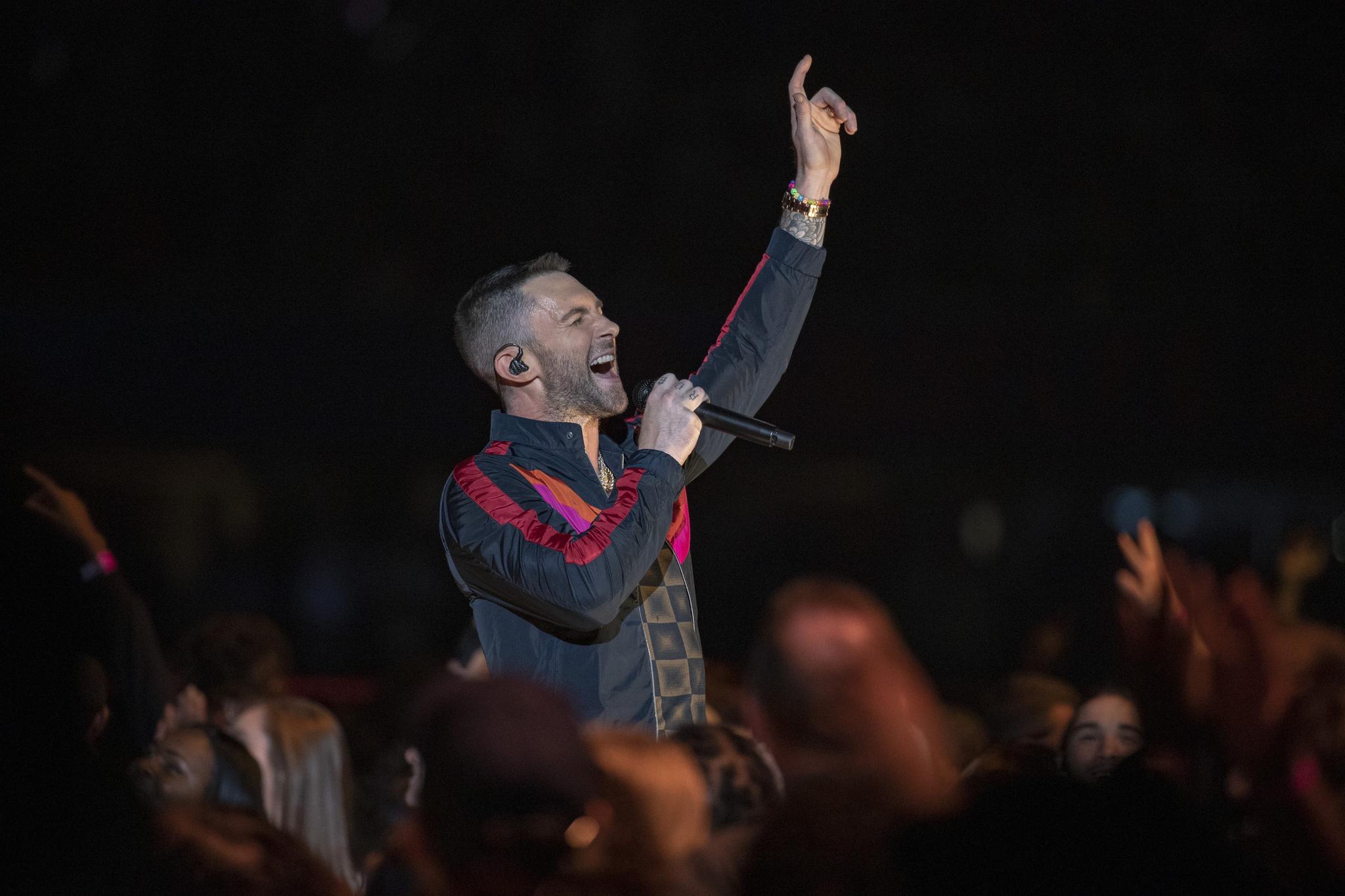 如果说亚当·莱文是魔力红乐队的"主心骨",那一点也不为过.