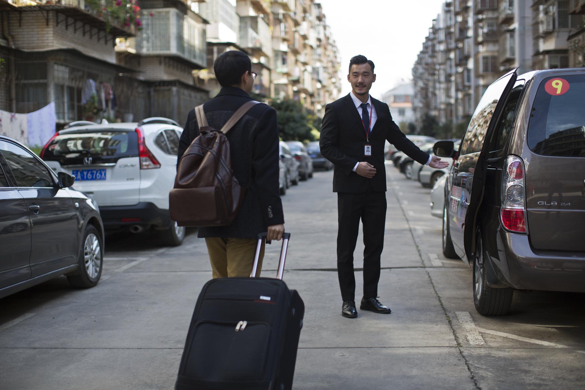 昆航接送机服务项目依靠一套完整的系统架构来支撑运营,主要包含预定