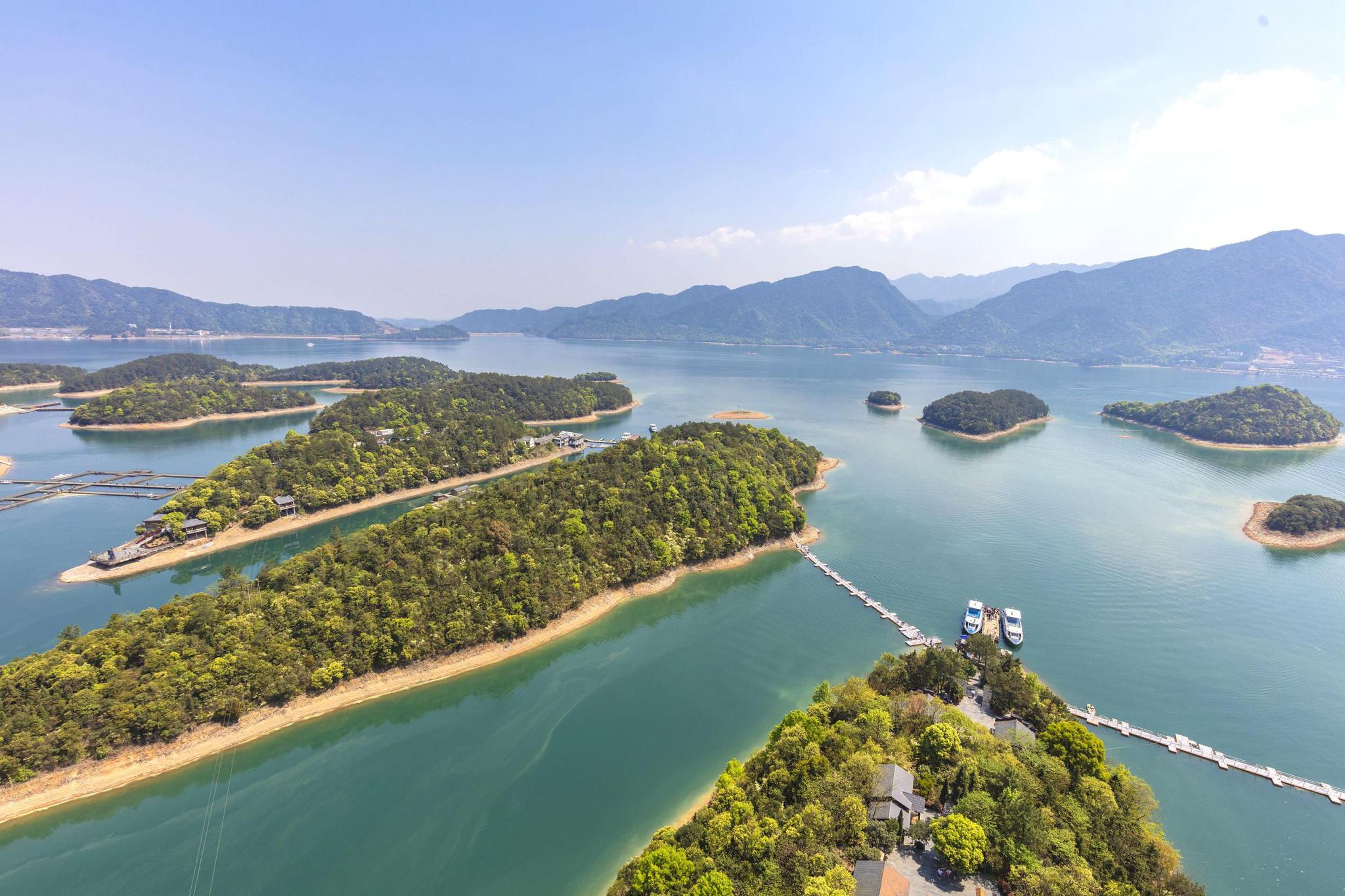 江西九江:航拍庐山西海千座"迷你岛"