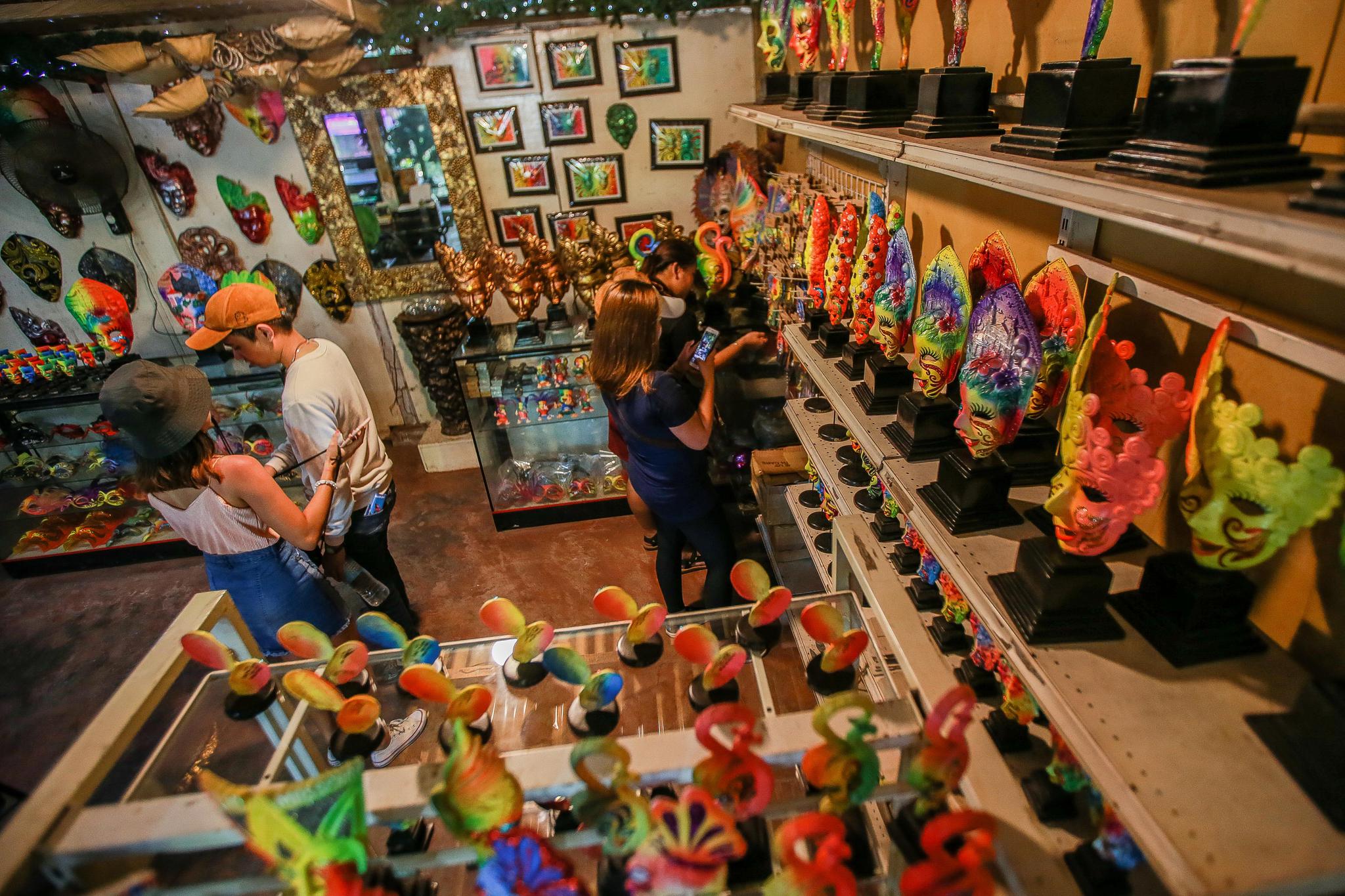 色彩斑斓的巴科洛德面具节