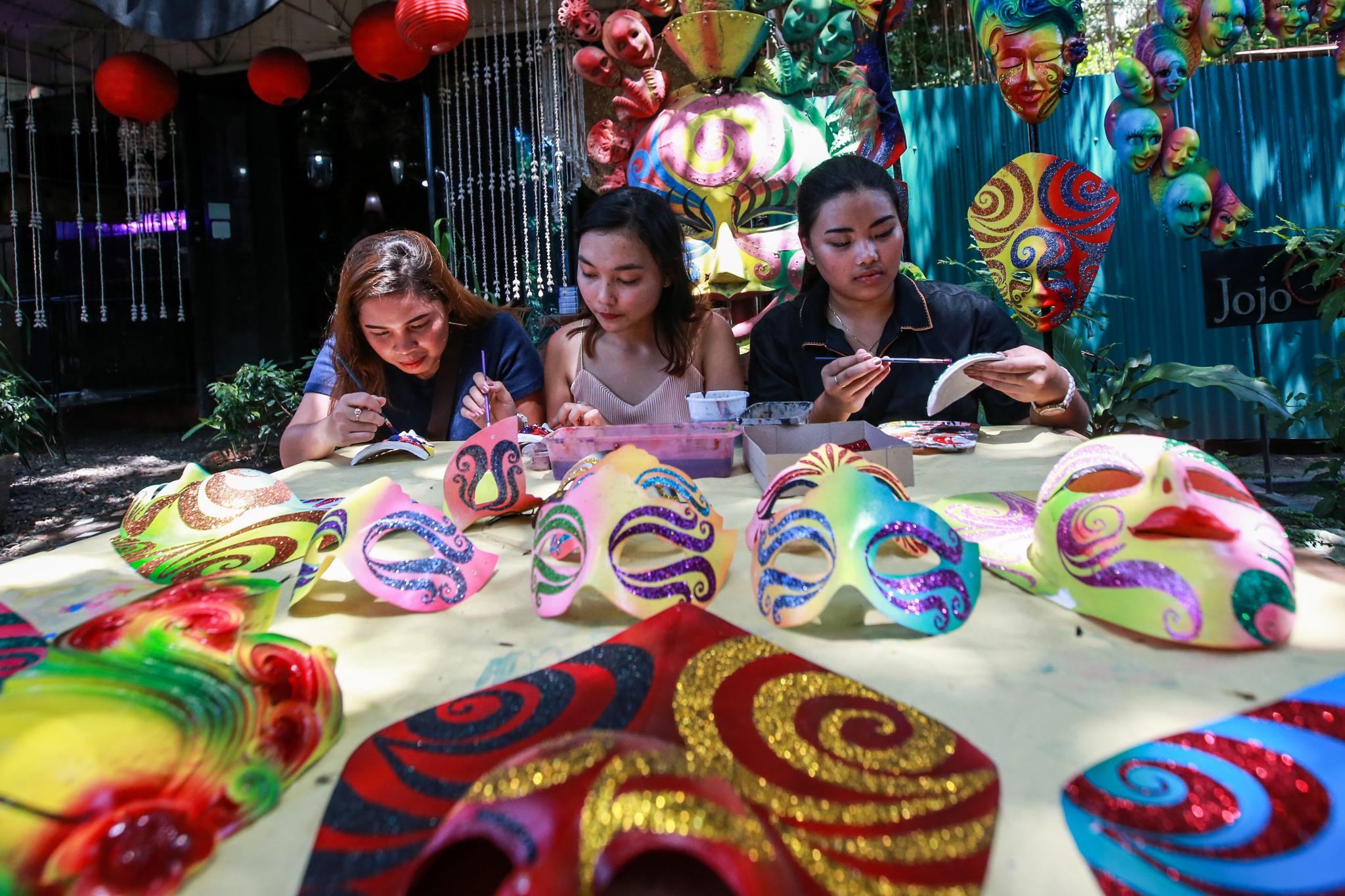 色彩斑斓的巴科洛德面具节