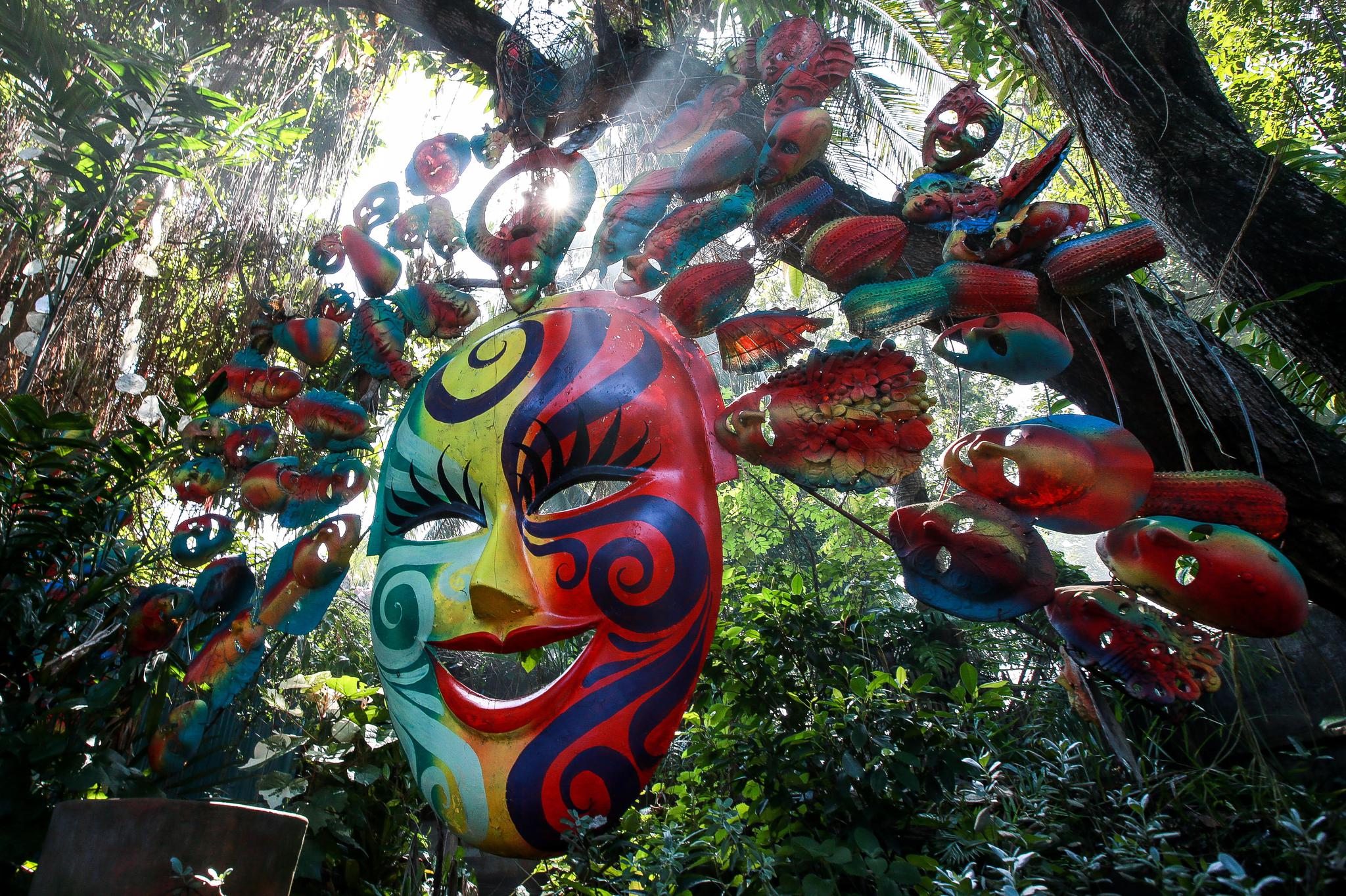 色彩斑斓的巴科洛德面具节