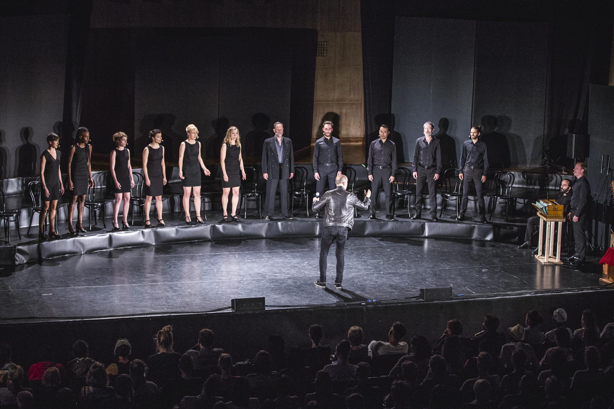 "李尔王"的故事为何被分成12首歌?神团导演这么解释