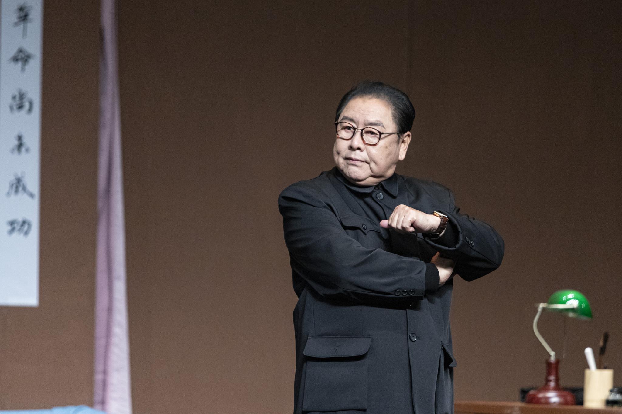 老舍戏剧《面子问题》首演,马德华自言"像极了爱情"