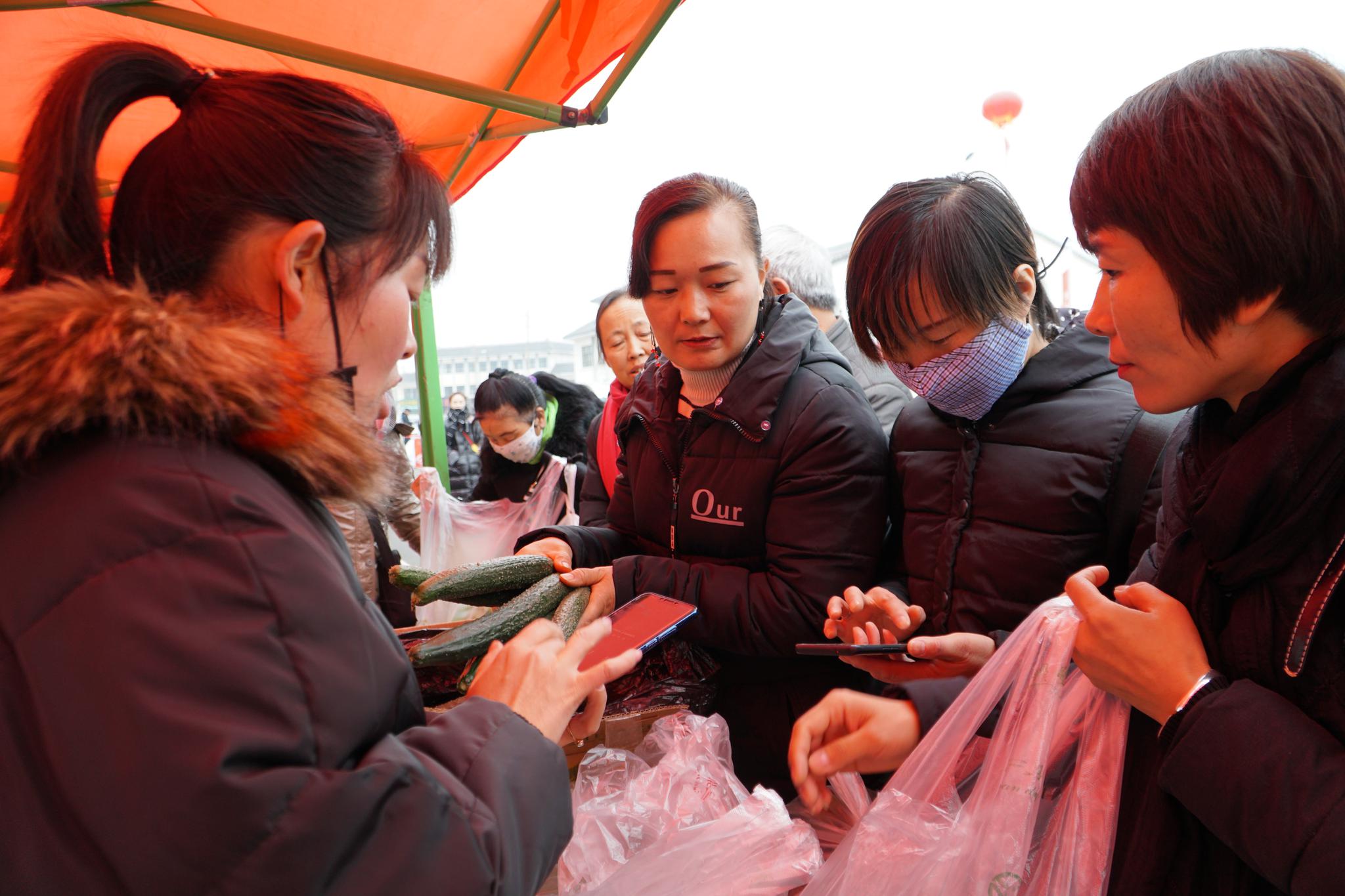 银川•贺兰年货欢乐购物季在宁夏海吉星物流园启幕