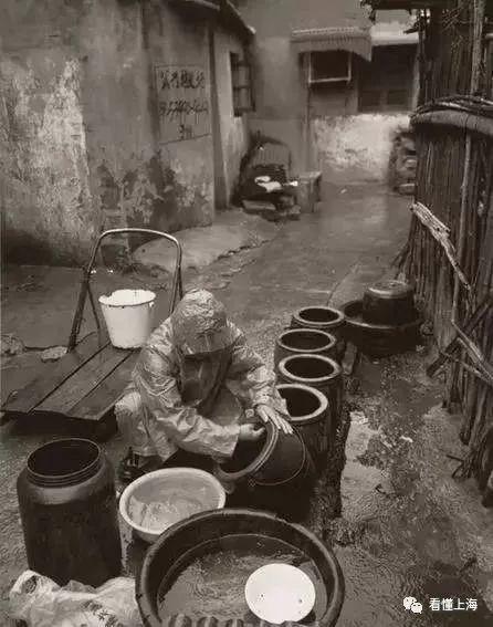 1999年,弄堂里的婚礼.