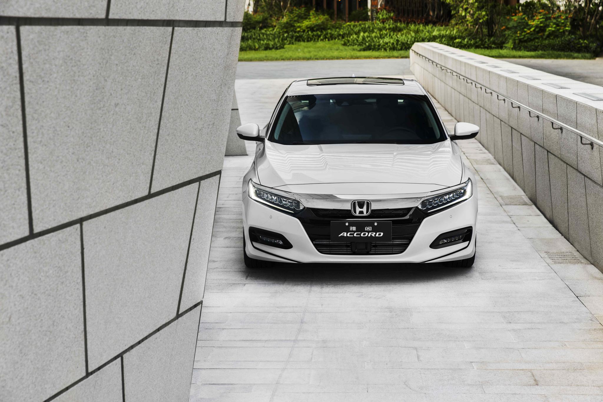 十凡完美试驾第十代雅阁260sportturbo