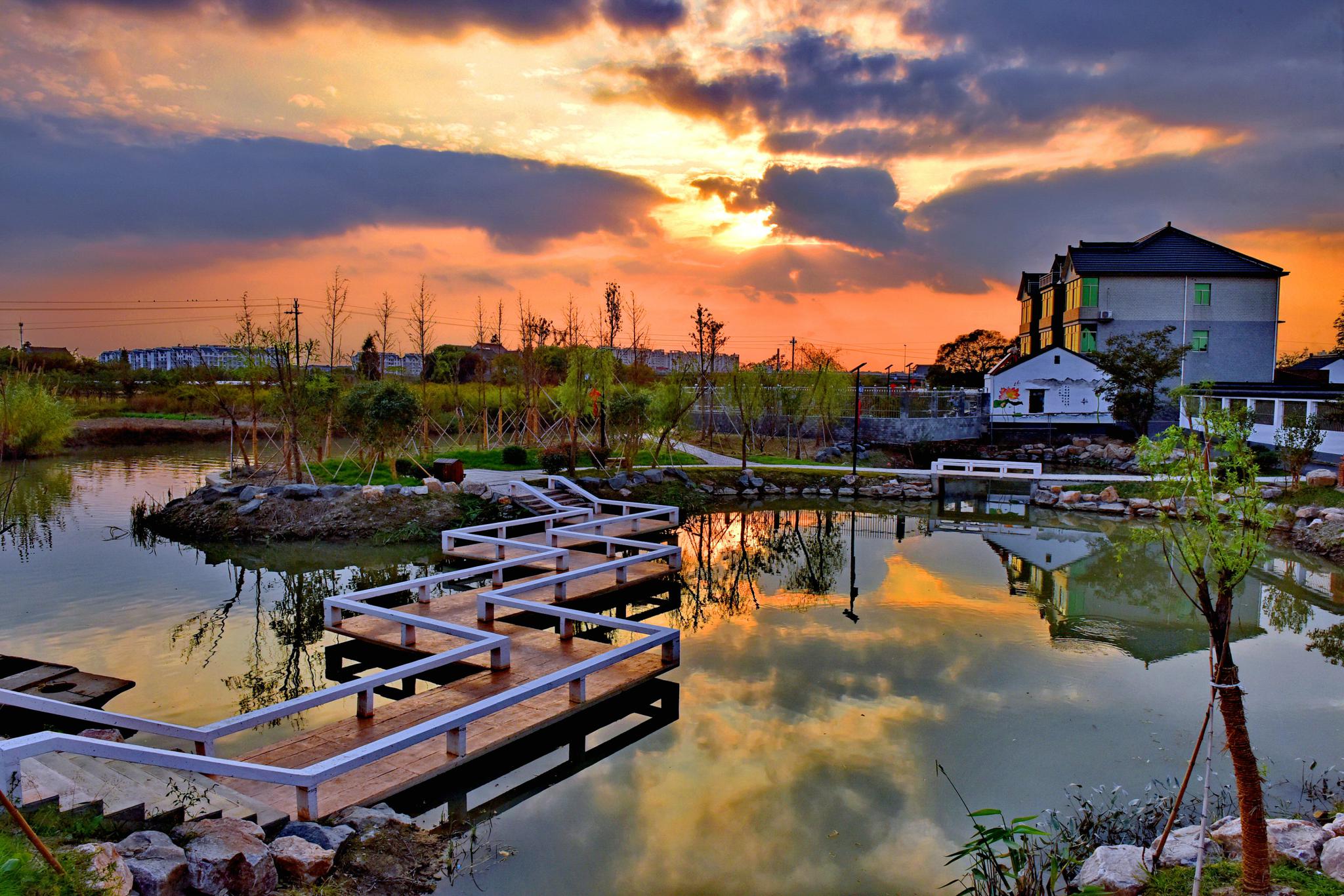 第一轮小城镇大调研大帮扶通报 省整治办负责人解答相关问题