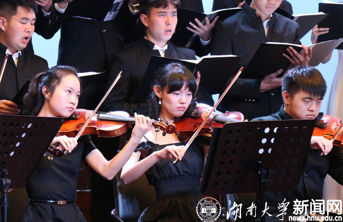 毕业季美好的远方2018大学生合唱团毕业音乐会举行图文