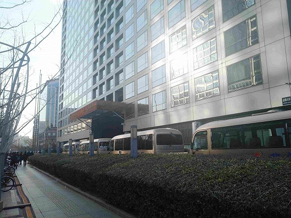 快看|国务院任命易会满任证监会主席,富凯大厦