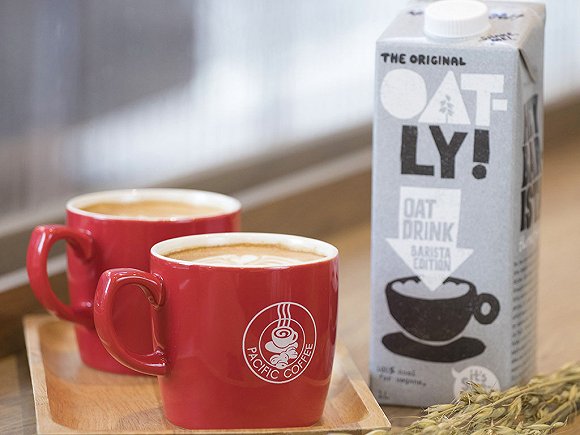 香港的太平洋咖啡也用Oatly的燕麦奶