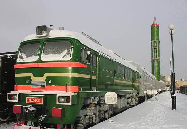 列车导弹的机动能力非常强,可以在很短的时间内机动至上千公里之外