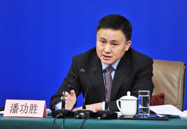 潘功胜:加大尽职免责力度 使银行愿向小微企业