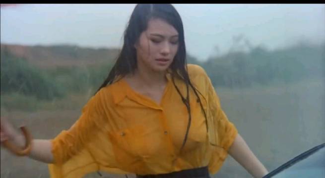 火烧岛女星雨中湿身换轮胎洪金宝看的直流口水