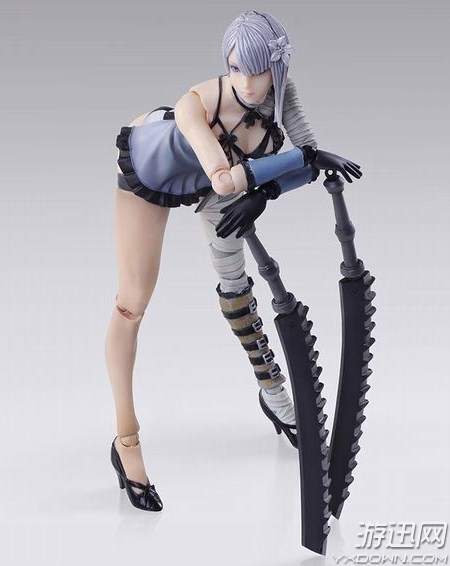 凯妮的左半身被魔物所侵袭.人称"魔物凭依"的女战士.