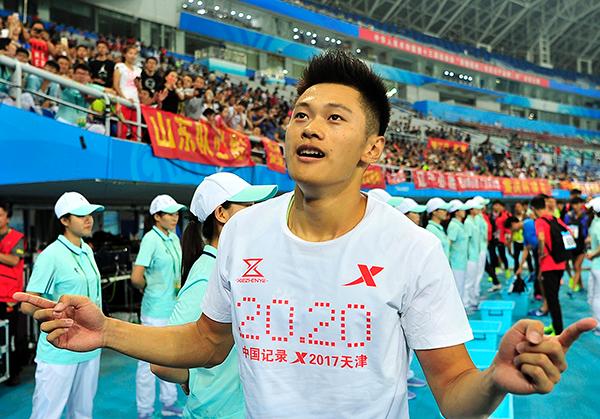 帅气努力!9秒97刷新黄种人百米纪录,圈粉中国小伙谢震业