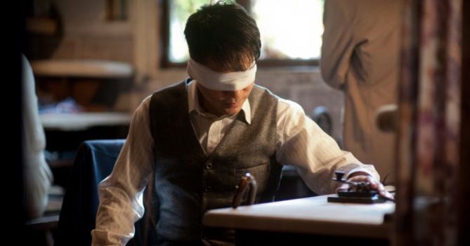 暗算》中,盲人阿炳凭借着自己惊人的听力,屡屡破译密码,被称"听风者"