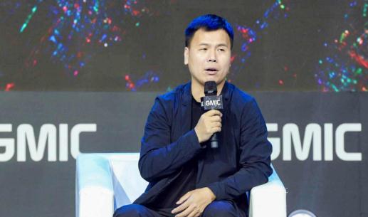 荔枝上沉淀了大量的女性用户,和罗师傅吸引的粉丝属性一致,专注在荔枝