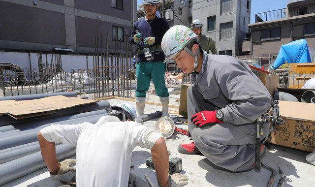 全球头条速递 | 泰国四名被困球员获救,《经济学