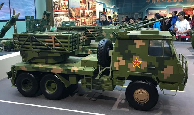 30秒40枚火箭弹我军这款火箭炮火力强到官方竟都称其为神炮