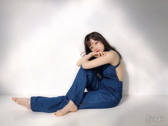 桥本环奈推特晒杂志美照 近距离美颜暴击杀伤力十足