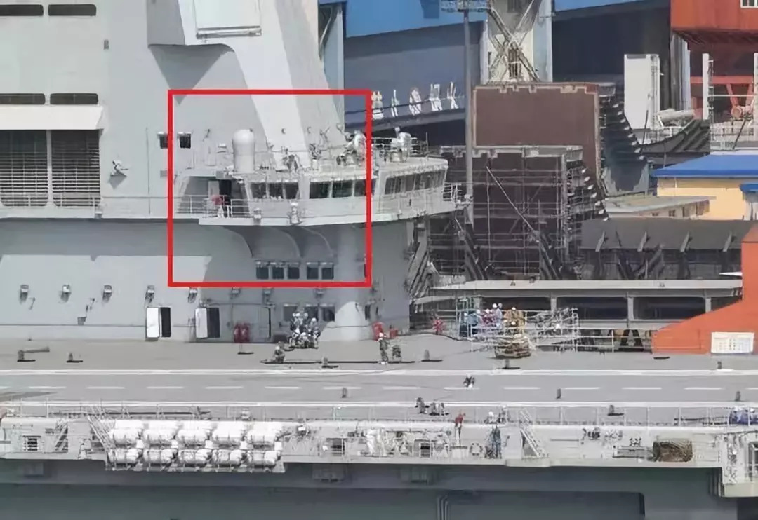 辽宁号航母改装舰桥