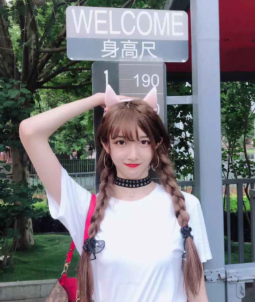 国服扳手丨14岁留长发穿女装美过所有女同学第一批00后已经伪娘了