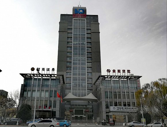 票据危险之中的宝塔石化。拍摄:侯瑞宁