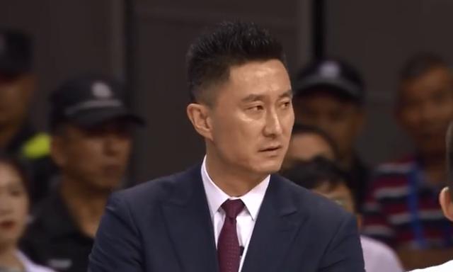广东男篮再胜深圳,杜锋赛后很不满:篮板球也不
