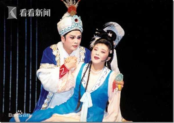 经典电视剧《沙漠王子》中扮演伊利公主,与赵志刚搭档演唱的《算命》