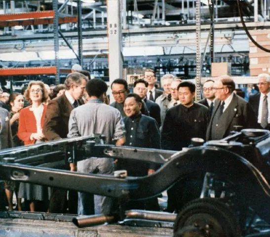 1979年2月，邓小平访美时参观福特公司。