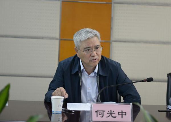 何光中任湖北荆州军分区党委常委第一书记(图)