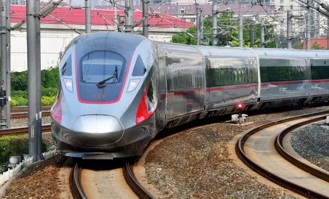 高铁票打折时代来临，最高打5.5折，高铁一票难求真能解决吗？