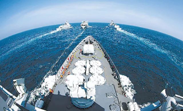 春潮卷巨浪!东海舰队某驱逐舰支队海上实战化训练