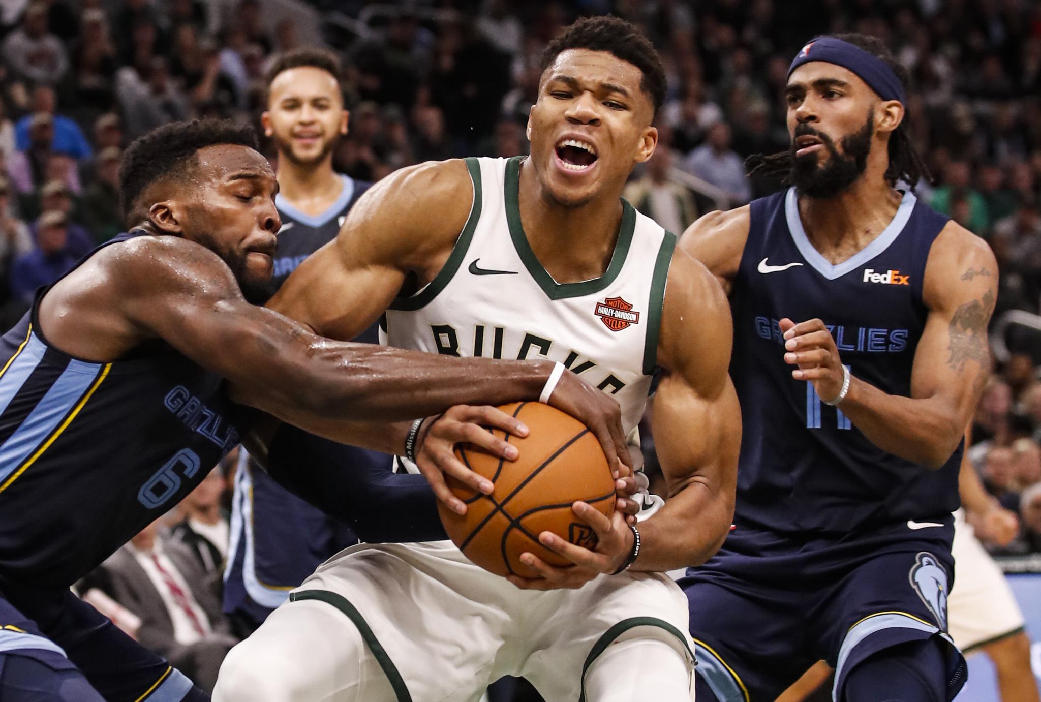 篮球丨nba常规赛:灰熊胜雄鹿