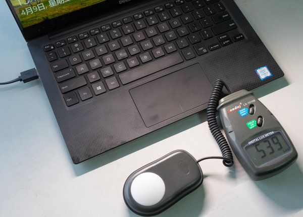 加班人士护眼黑科技 明基智能笔记本挂灯体验 黑科技 明基 挂灯 新浪科技 新浪网