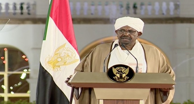 苏丹总统巴希尔发表电视讲话（图源：阿拉伯新闻网）