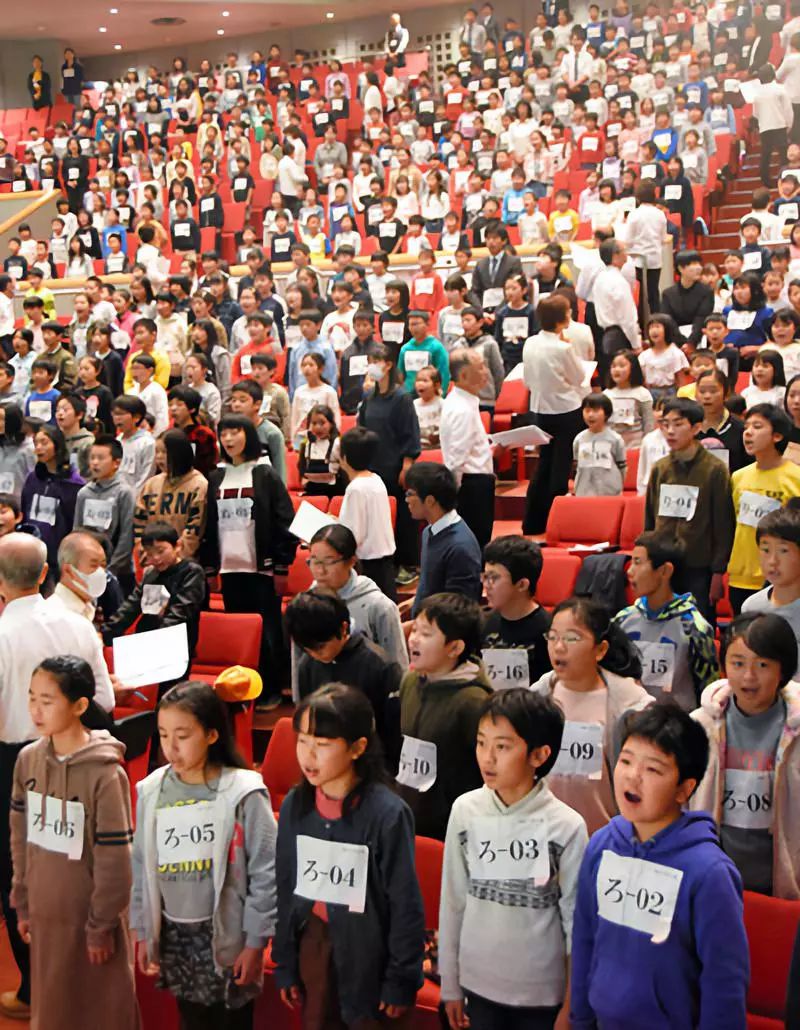 ▲资料图片:日本栃木县748人一齐背诵《论语》,创下吉尼斯世界纪录。(日本《朝日新闻》网站)