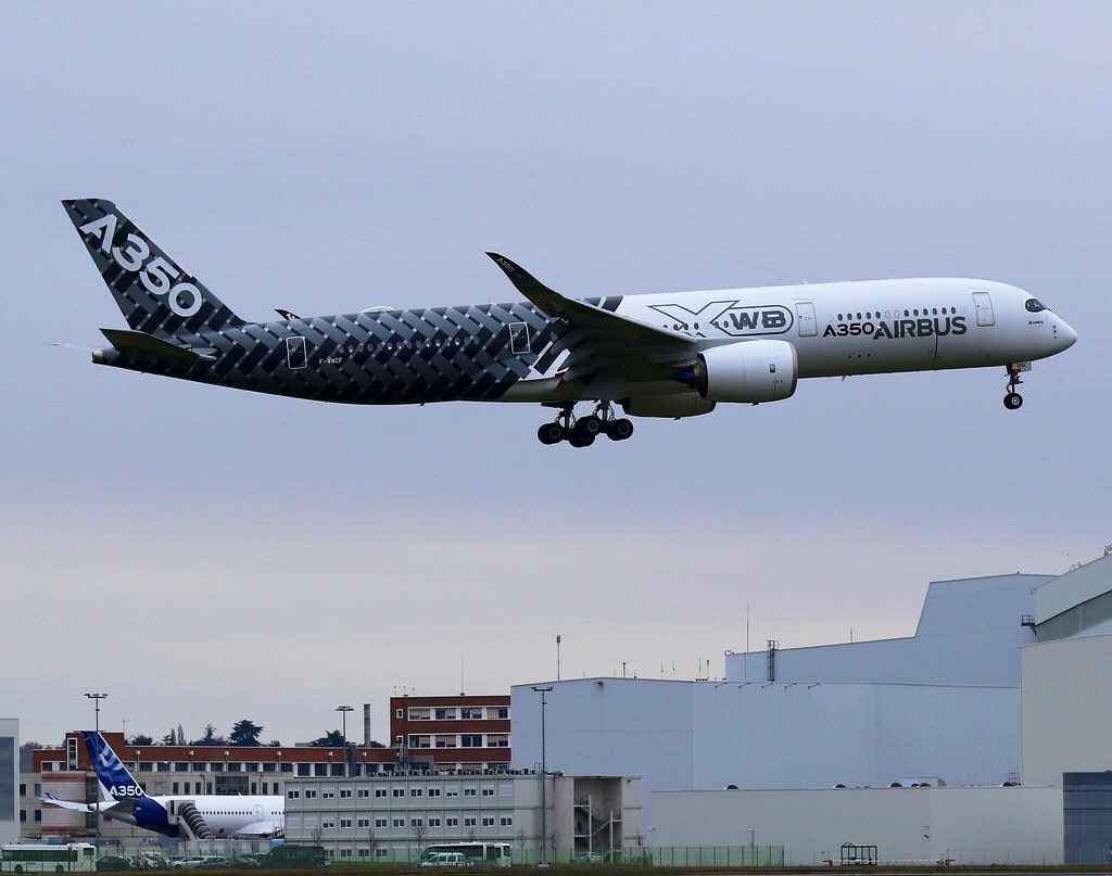 图:a350飞机图片来源:空客空客a350的遄达xwb发动机成为了罗罗公司的