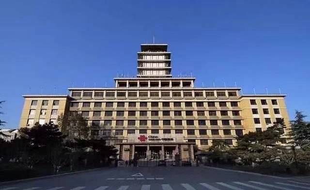 长话大楼里的光阴故事两代人的通信情