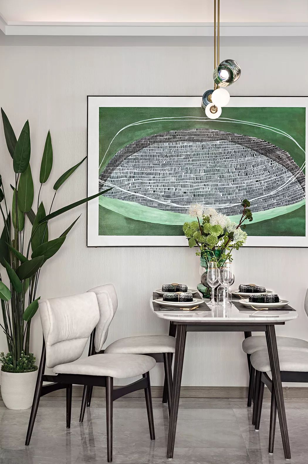 105㎡现代简约，灰度与绿意，装出简约的生机