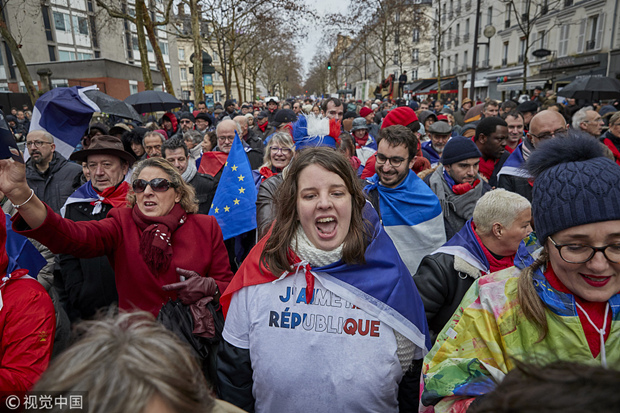 反黄背心示威人群 @视觉中国