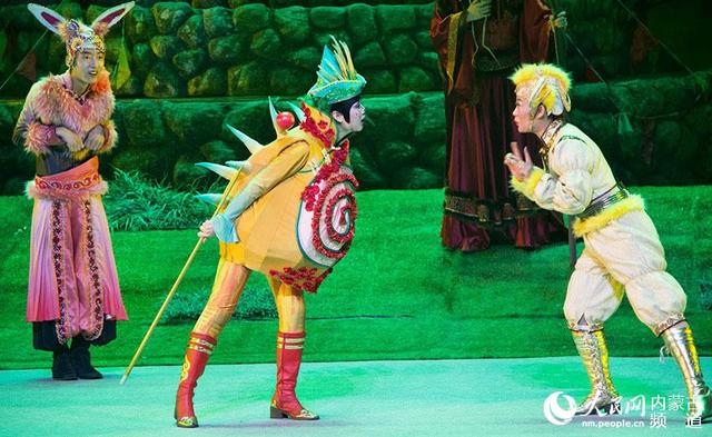 儿童音乐剧《魔幻那达慕》在呼和浩特首演