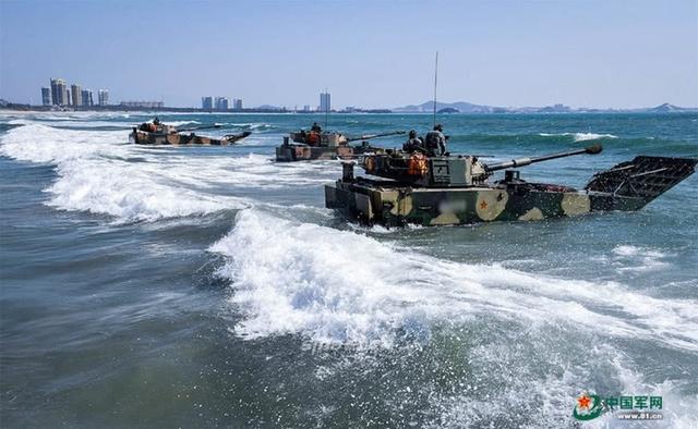 性能远超美军装备 解放军一战车高调实弹射击释强烈信号 手机新浪网 性能远超美军装备 解放军一战车高调实弹射击释强烈信号 手机新浪网